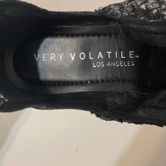 Very Volatile Malone Pewter Metallic Woven Leather Ankle Booties Women's Sz 6.5 - Picture 8 of 9